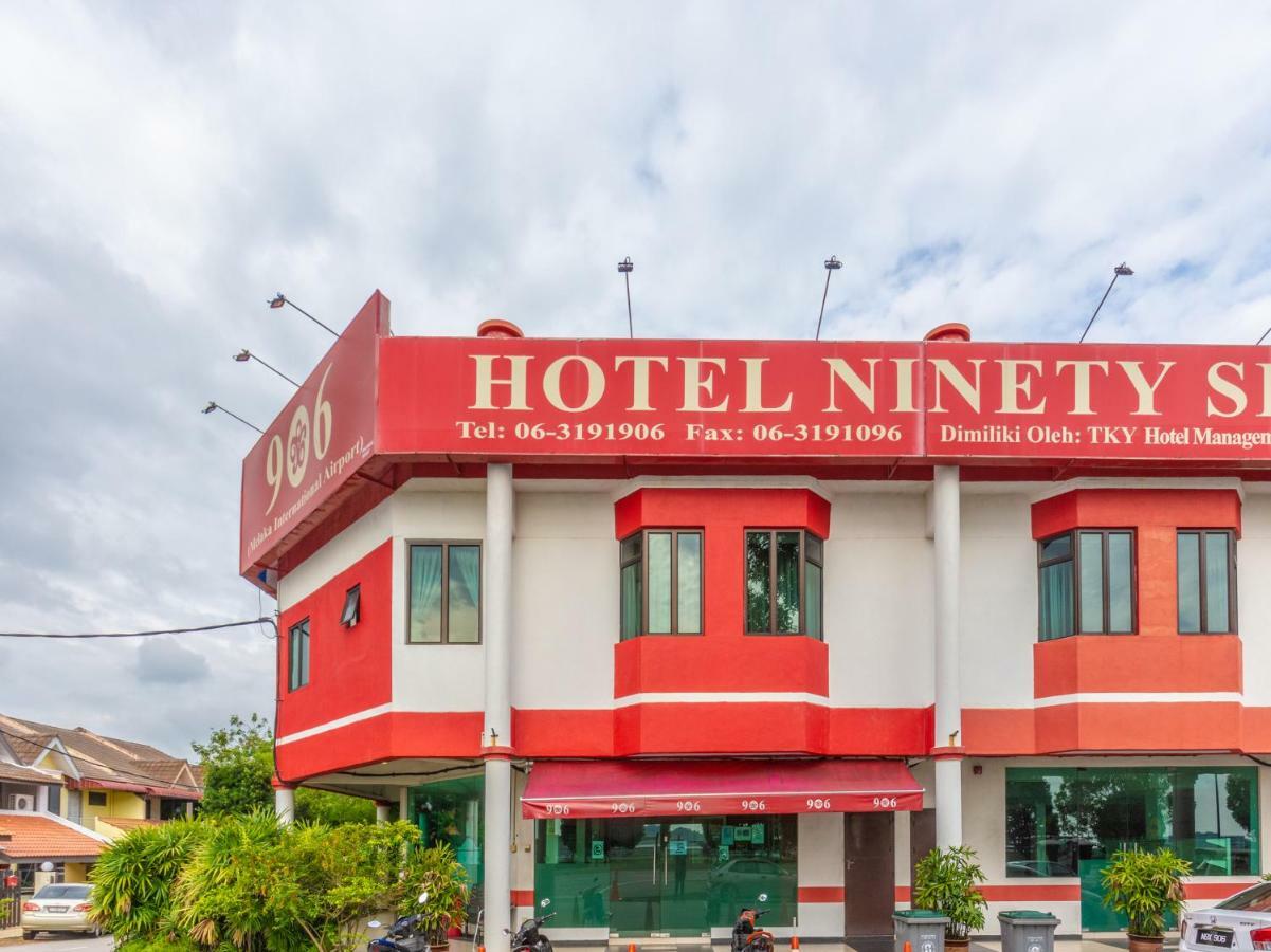 Hotel Oyo 1158 906 Airport à Malacca Extérieur photo