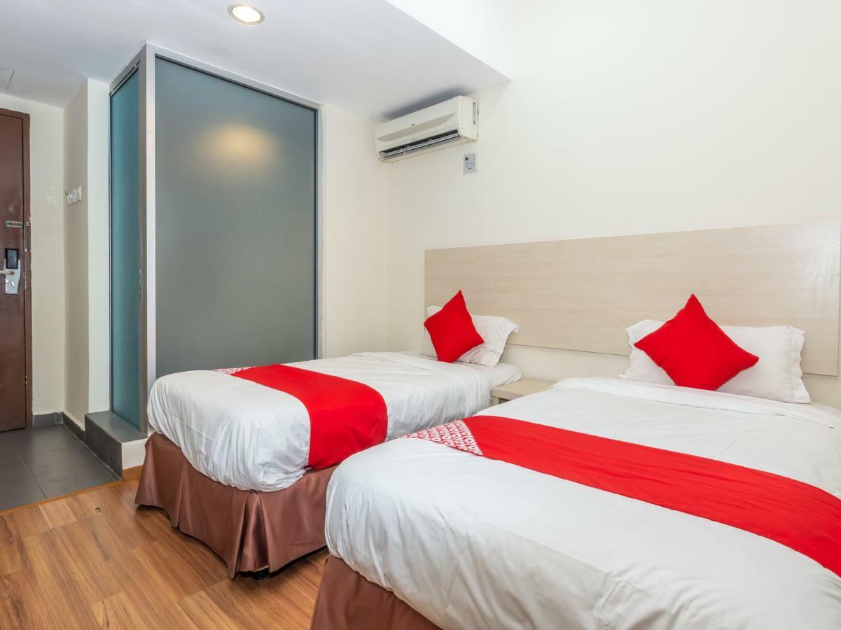 Hotel Oyo 1158 906 Airport à Malacca Extérieur photo