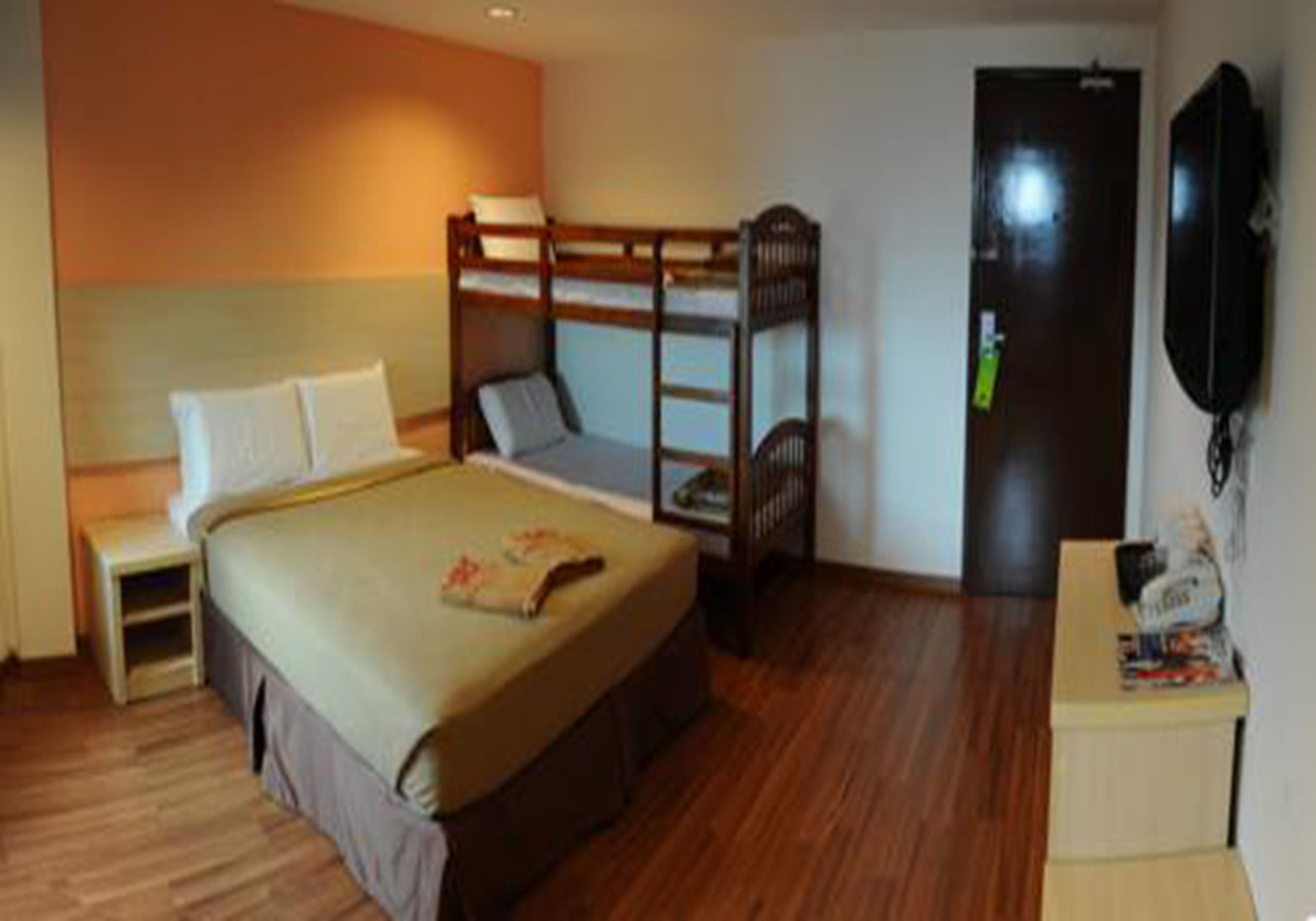 Hotel Oyo 1158 906 Airport à Malacca Extérieur photo