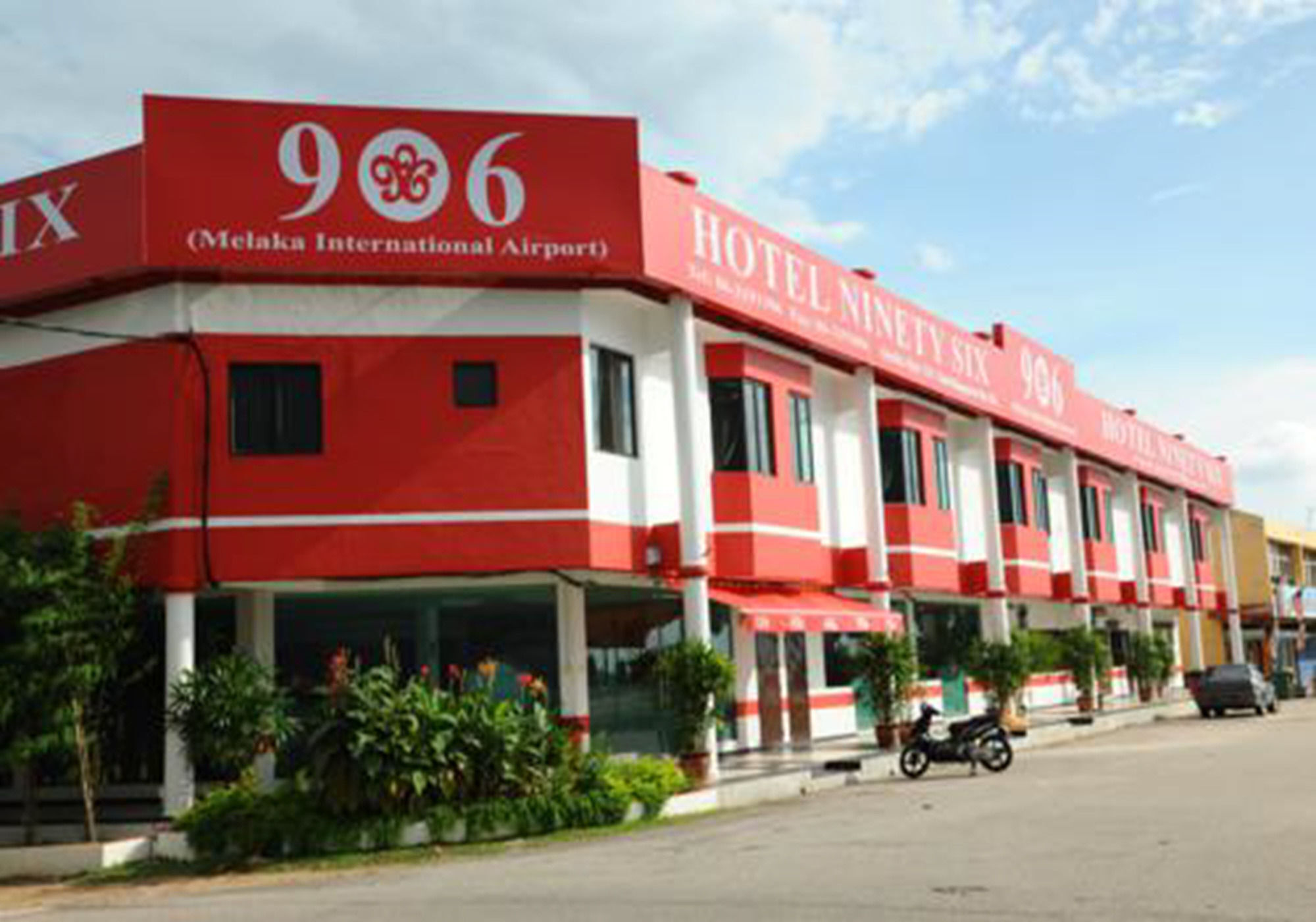 Hotel Oyo 1158 906 Airport à Malacca Extérieur photo