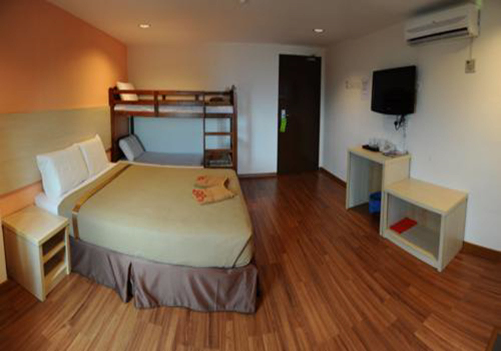 Hotel Oyo 1158 906 Airport à Malacca Extérieur photo