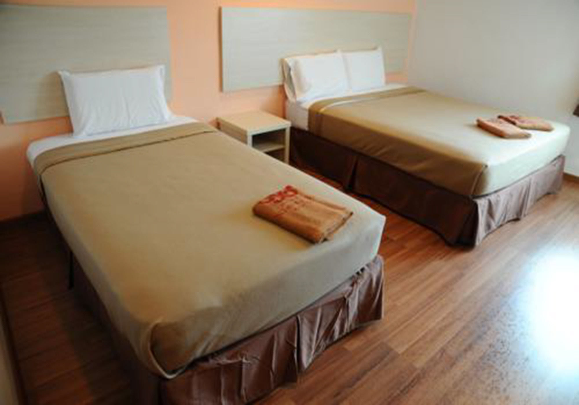 Hotel Oyo 1158 906 Airport à Malacca Extérieur photo