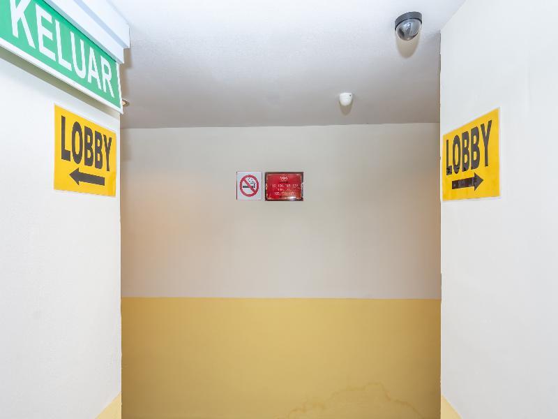 Hotel Oyo 1158 906 Airport à Malacca Extérieur photo
